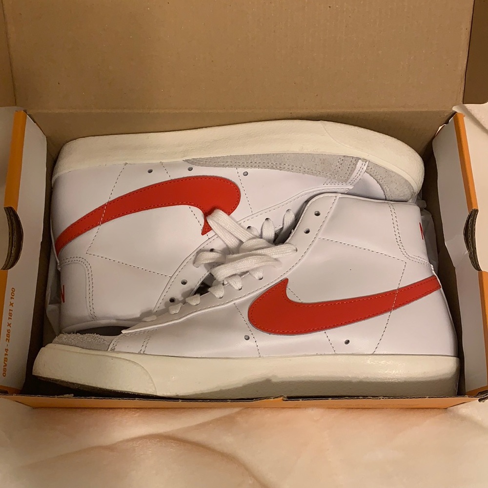 Nike Blazer MID 77